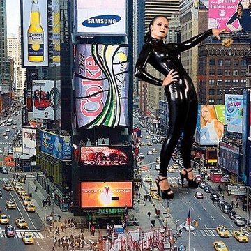 Isabelle Shy giantess & size-fantasy creator